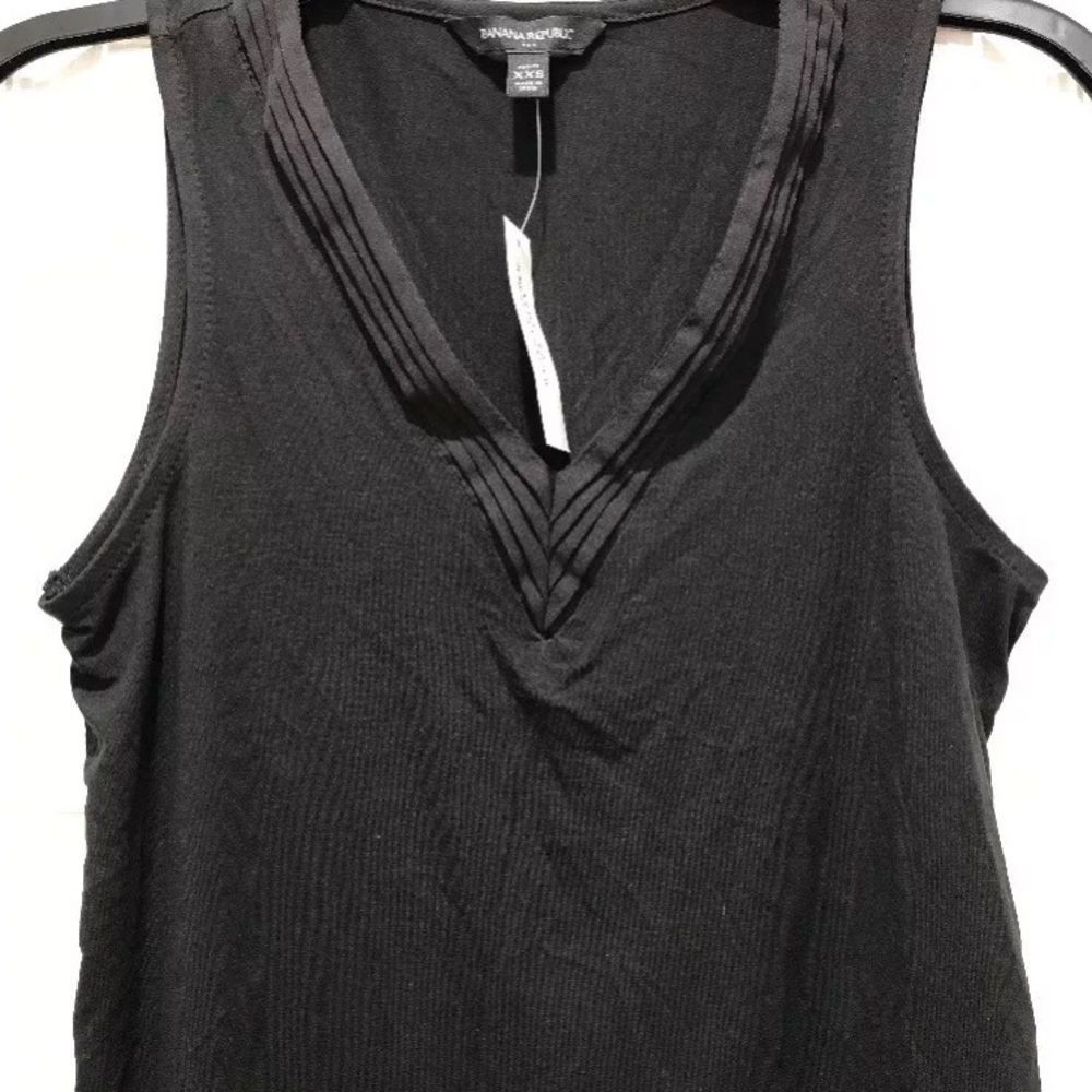 Women’s Banana Republic V-neck Sleeveless Shirt XXSP